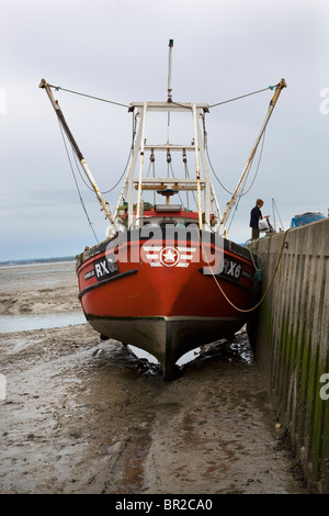 Bateau de pêche amarré à Harbour Leigh on Sea Essex England UK Banque D'Images