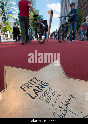 Nouveau Boulevard der Stars un boulevard spécial hommage à des stars de cinéma à la Potsdamer Platz à Berlin a ouvert le 10 septembre 2010 Banque D'Images