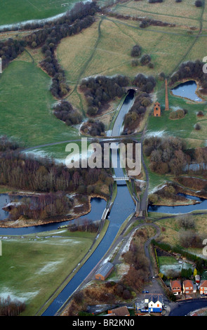 Les Dudley n° 2 Canal à l'entrée sud de tunnel à Netherton Moulin Fin Junction en 2003 Banque D'Images