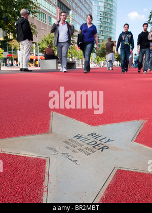 Nouveau Boulevard der Stars un boulevard spécial hommage à des stars de cinéma à la Potsdamer Platz à Berlin a ouvert le 10 septembre 2010 Banque D'Images