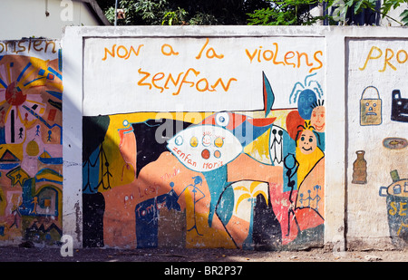 Peinture murale, des messages très sérieux en créole, Tamarin, Ile Maurice Banque D'Images