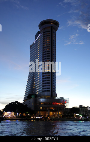 Hôtel Millennium Hilton sur Riverside Chao Phraya , Bangkok , Thaïlande Banque D'Images