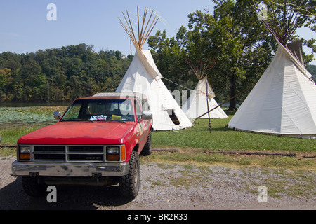 Dayton, Ohio - Tipi mis en place lors d'un pow-wow. Banque D'Images