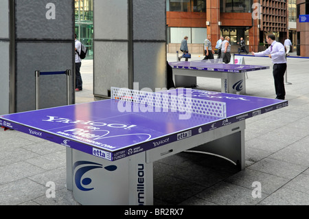 Piscine Tennis de table tableaux fournis par un ping d'un partenariat entre ETTA et chanter Broadgate Londres Ville de London England UK Banque D'Images