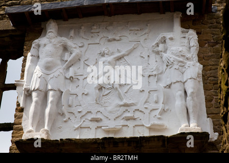 Travaux de plâtre ornemental dans les ruines de Hardwick old hall dans le Derbyshire, Angleterre East Midlands Banque D'Images