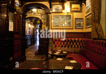 White Star pub intérieur, de Liverpool où les Beatles utilisée pour boire. Il est très proche de la Cavern Club Banque D'Images