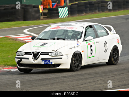 Alfashop Alfa Romeo 156 tricorps Race Car à Oulton Park Motor Racing Circuit Cheshire England Royaume-Uni UK Banque D'Images