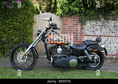 Moto Harley Davidson moderne illustré dans le Hampshire, au Royaume-Uni. Banque D'Images