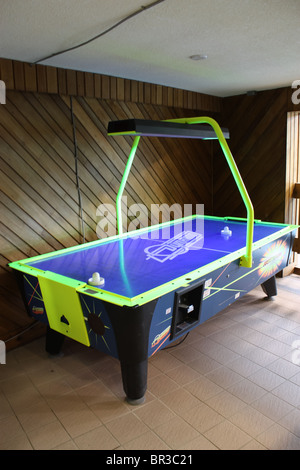 Table de air hockey Hotel salle de jeux Banque D'Images