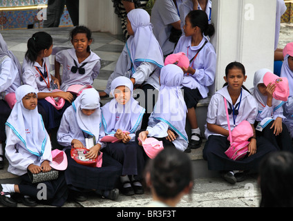 Fille de l'école musulmane à Bangkok reste dans gran palace Banque D'Images
