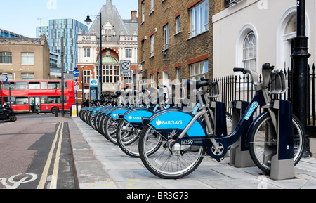 Une station de vélos dans le cadre de la new London's Barclay's location de voitures scheme, NW1, Angleterre, Royaume-Uni. Banque D'Images