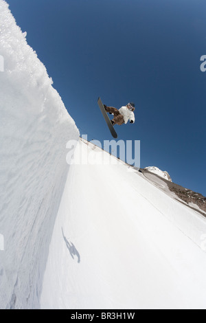 Membre de l'équipe de Snowboard nous Classement et médaillé olympique, Lindsey Jacobellis, les captures big air au cours de la demi-lune Banque D'Images