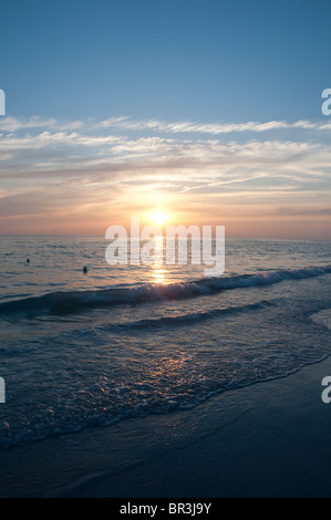 Coucher de soleil sur St Pete Beach près de St Petersburg en Floride USA Banque D'Images