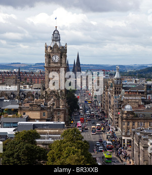 Vue sur Princes Street, Édimbourg, traffic de Calton Hill Ecosse, Royaume-Uni, Europe Banque D'Images