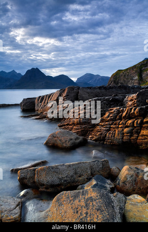 Les Cuillin Hills depuis Elgol en Ecosse. Banque D'Images