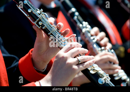 Un groupe joue avant la finale au cours de la mens Tennis de Wimbledon 2010 Banque D'Images