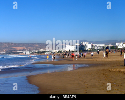 Marée sur la plage à Agadir, Maroc Banque D'Images