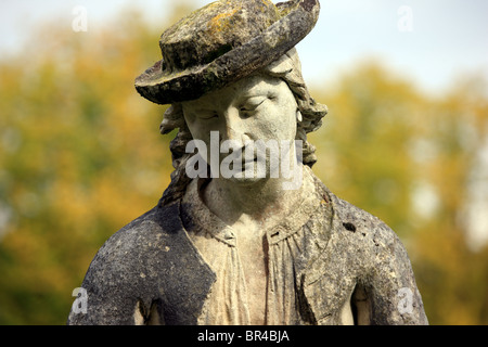 Statue dans les motifs de Torosay Castle sur l'île de Mull Banque D'Images