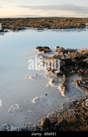 Piscines à l'extérieur de la Silice Blue Lagoon. Banque D'Images