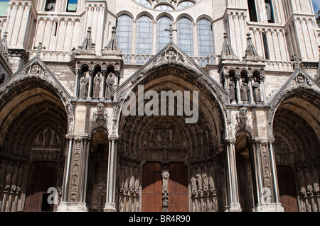 La cathédrale de Chartres, portail Sud, France Banque D'Images