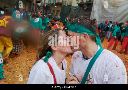 Ivrea Italie célèbre Carnaval avec les batailles d'Orange quand la ville reenacts une ancienne bataille. Banque D'Images