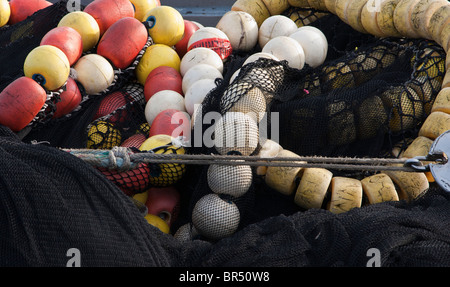 Les filets de pêche stockés sur le quai à la fin de la journée dans la baie de Monterey, Californie Banque D'Images