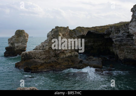 Falaises abruptes, côte rocheuse, Mer Noire, Balkans, Bulgarie Banque D'Images