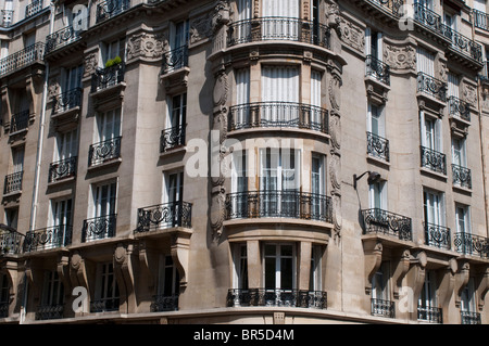 Les immeubles à appartements de la rue Raynouard, 16ème arrondissement, Paris, France Banque D'Images