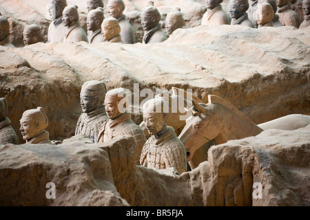 Les guerriers en terre cuite, la tombe de l'empereur Qin Shihuangdi, Xian, Shaanxi, Chine Banque D'Images