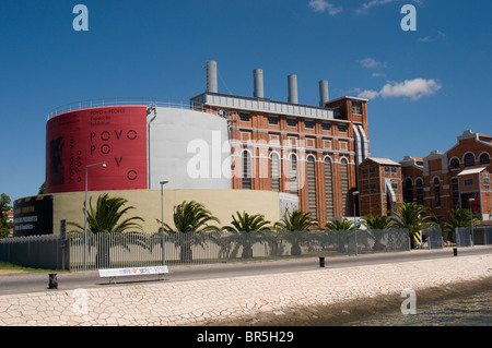 Le Museu da Electricidade/Musée de l'électricité dans le quartier de Belém de Lisbonne, Portugal. anciennement une power station Banque D'Images