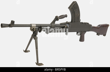 Un pistolet à machine légère anglais BREN MK II, calibre 303 British, numéro 6c8652 (numéro de canon 1273414), estampillé 'INGLIS 1943'. Bleuissement original, avec son bipod. Historique, historique, 1930, XXe siècle, arme à feu, armes à feu, armes à feu, armes à feu, armes, armes, armes, bras, dispositif de combat, objet, objets, alambics, coupures, coupure, coupure, coupure, militaire, militarie, équipement, Banque D'Images