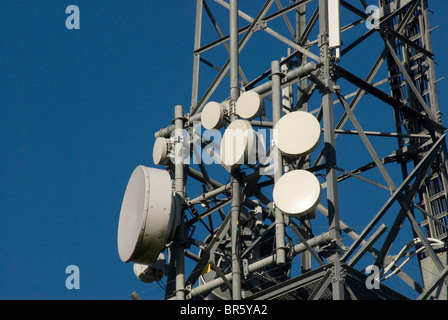 Tour de communications sur la colline près de Porirua, Wellington, Île du Nord, Nouvelle-Zélande Banque D'Images