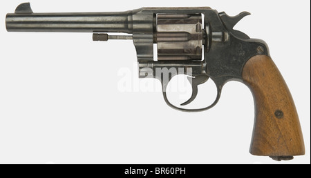Un Colt américain 1917, calibre 45 A.C.P., numéro de série 107572, estampillé « U.S. Modèle militaire 1917', le symbole Colt gravé sur le côté. Une vis a changé après-guerre. Cylindre à sel (finition rouge foncé), partie supérieure du châssis sans bleuissement. Belle écailles en bois de couleur miel. Historique, historique, 1910s, XXe siècle, arme à feu, armes à feu, armes à feu, armes à feu, armes, armes, armes, bras, dispositif de combat, objet, objets, alambics, coupures, découpe, découpes, militaire, militaria, équipement, Banque D'Images