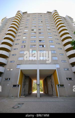 Gropiusstadt, Gropius Ville, immeuble de 18 étages de Walter Gropius, de la colonisation, Berlin, Allemagne, Europe. Banque D'Images