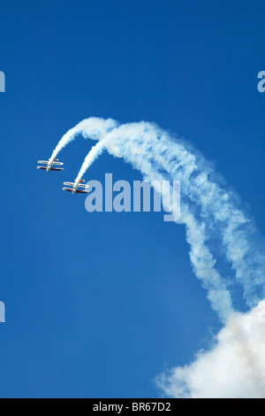 Un vol acrobatique à la prestation de l'équipe 2005 Sun-n-Fun aéronautique à Lakeland, FL Banque D'Images