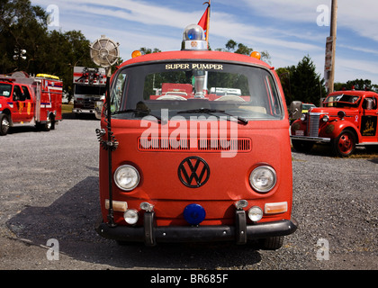 Volkswagen Kombi Antique fire truck Banque D'Images