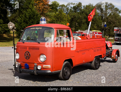 Volkswagen Kombi Antique fire truck Banque D'Images