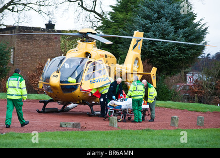 Hélicoptère Ambulance Service écossais assiste à un incident dans South Lanarkshire , Écosse Banque D'Images