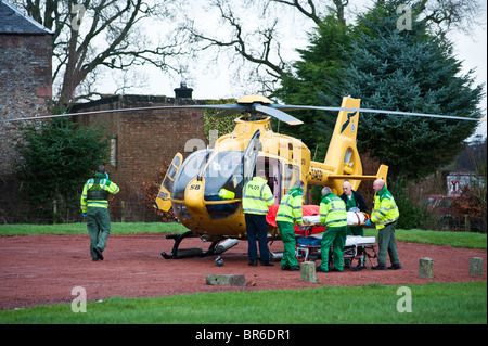 Hélicoptère Ambulance Service écossais assiste à un incident dans South Lanarkshire , Écosse Banque D'Images