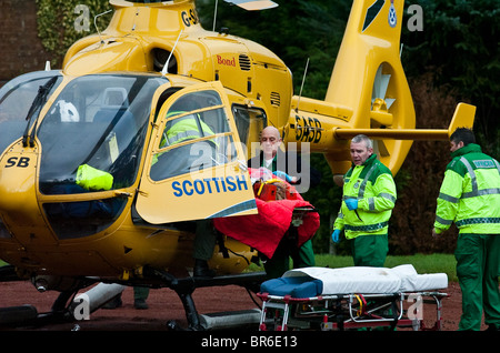 Hélicoptère Ambulance Service écossais assiste à un incident dans South Lanarkshire , Écosse Banque D'Images