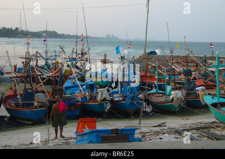 Bateaux au port de pêche de Hua Hin Thaïlande Banque D'Images