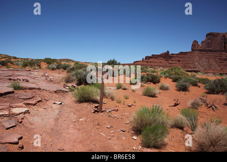 Désert paysage paysage le long de la carte Wildcat Trail in Monument Valley Navajo Tribal Park en Arizona et l'Utah, USA, 15 juin, 2010 Banque D'Images