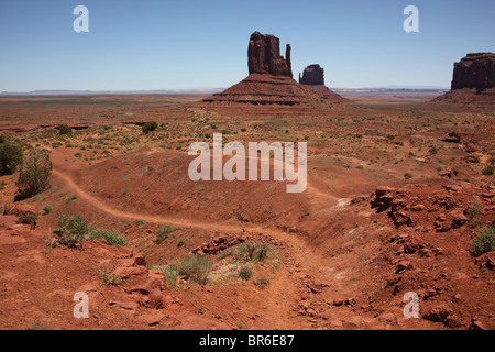 Désert paysage paysage le long de la carte Wildcat Trail in Monument Valley Navajo Tribal Park en Arizona et l'Utah, USA, 15 juin, 2010 Banque D'Images