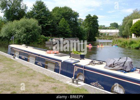 La voie navigable Wey à Dapdune Wharf à Guildford. Surrey. L'Angleterre Banque D'Images