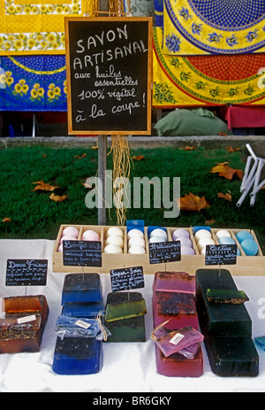 Savon savon Mercredi, marché artisanal, la ville de Saint-Rémy-de-Provence, Provence-Alpes-Côte d'Azur, France, Europe Banque D'Images