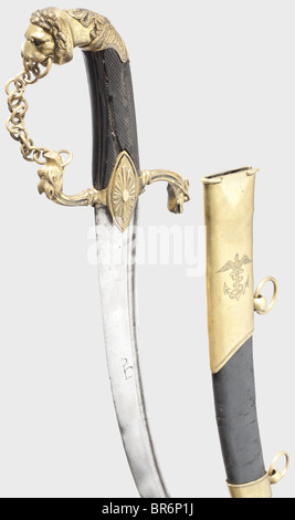 Royal Prusse Navy - sabre d'officier à la Mameluke., lame de Mameluke très incurvée avec rainure, incrustations de laiton sur le côté obverse avec des symboles orientaux. Un hile sabre français pour les officiers du premier Empire, avec des quillons en forme de S, des finales de tête d'animal, lionhead pommel, et l'ébonie à damier, craquelée, écaille. Barde cuir avec fixations en laiton, bords décorés de chaînes d'ancrage gravées. Le symbole de la marine prussienne est gravé sur le locket, et le nom 'v. Pirch' est gravé sur le côté arrière. Le champ affiche une gravure à trois mâts , Banque D'Images