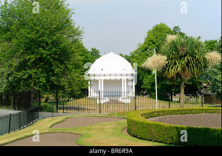 Vale Park kiosque à Wallasey, Merseyside. Banque D'Images