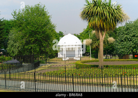 Vale Park kiosque à Wallasey, Merseyside. Banque D'Images