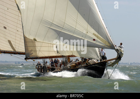 Mariette sous voiles pendant la course, le Solent British Classic Yacht Club régate, Cowes Classic Week, Juillet 2008 Banque D'Images