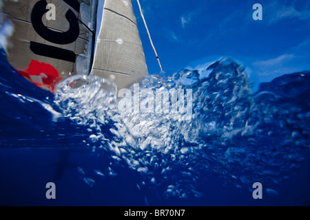 Location de vu de sous l'eau, Saint Barths Bucket Regatta Super Yacht, Caraïbes, mars 2009. Banque D'Images